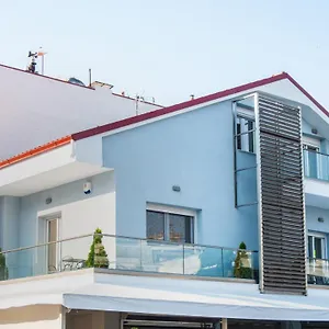 Niki's Aparthotel