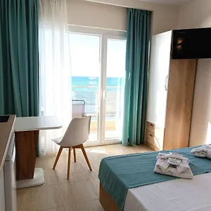 Navarino Luxe Aparthotel